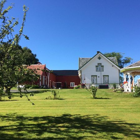 Stromnes - Oldefars Gjestehus Inderoy Straumen  Exteriör bild